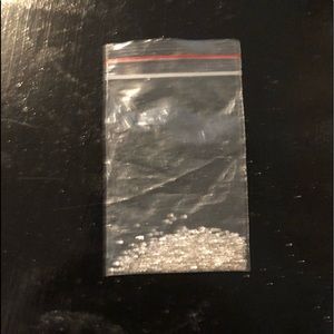 UNSORTED LOT OF NATURAL DIAMONDS OVER 4 CARATS AT LEAST